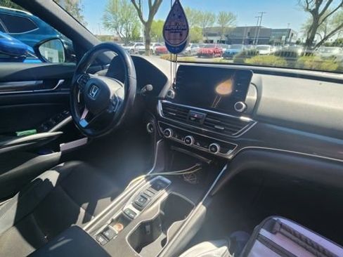 Used 2022 Honda Accord Sport image 4