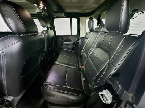 Used 2022 Jeep Wrangler Sahara w/ Cold Weather Group image 27