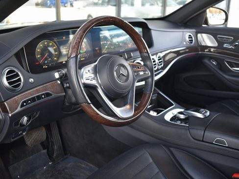 Used 2020 Mercedes-Benz S 560 4MATIC Sedan w/ Premium Package image 12
