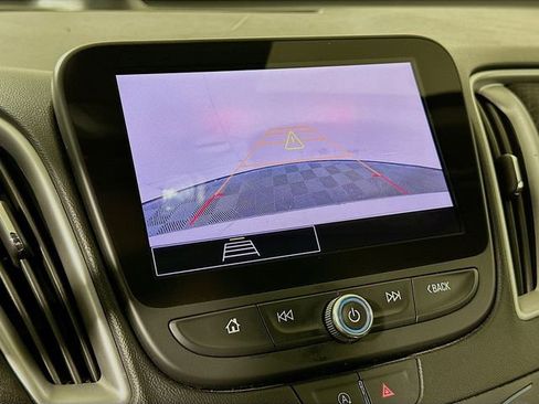 Used 2024 Chevrolet Malibu LT FWD image 16