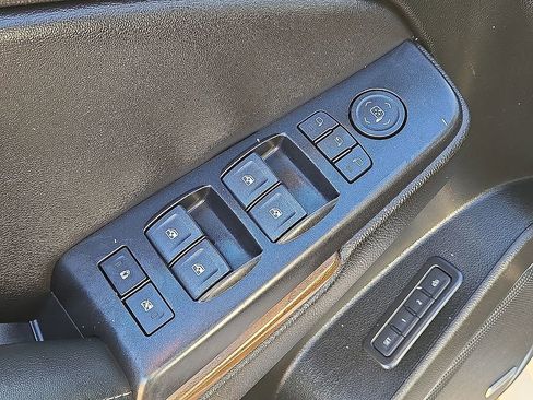 Used 2020 GMC Yukon XL Denali image 24