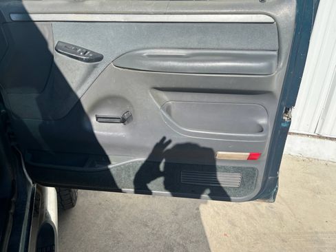 Used 1993 Ford F250 4x4 Regular Cab image 12