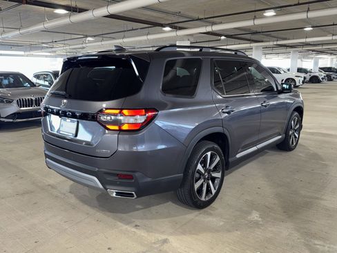 Used 2024 Honda Pilot Touring image 8