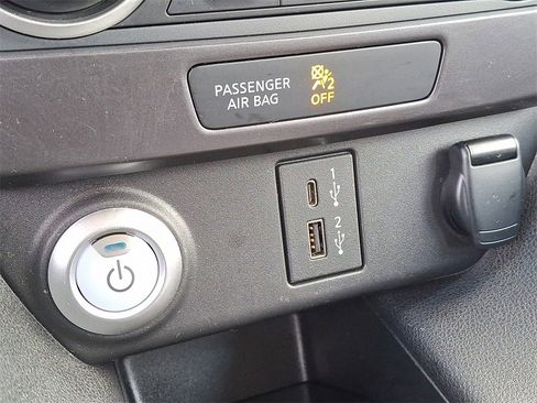 Used 2025 Nissan Leaf S image 22