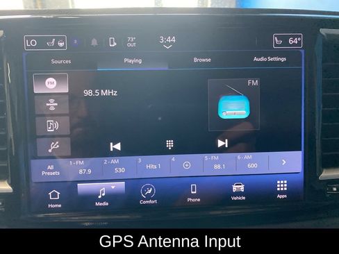 Used 2024 Chrysler Pacifica Touring-L FWD image 2