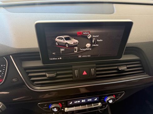 Used 2018 Audi SQ5 Prestige w/ Prestige Package image 16