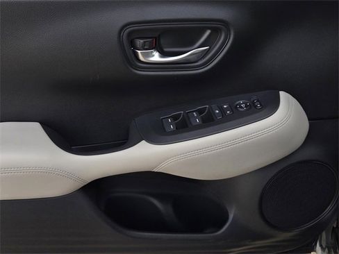 Used 2023 Honda HR-V LX image 18