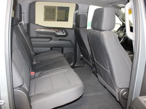 Used 2025 Chevrolet Silverado 1500 LT image 32