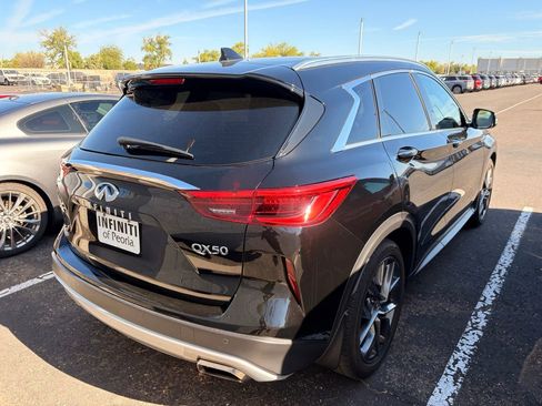 Used 2019 INFINITI QX50 Essential w/ Sensory Package AWD/4WD image 5
