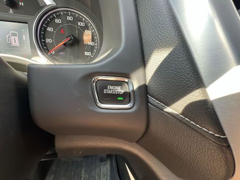 Certified 2023 GMC Acadia SLE w/ Driver Convenience Package image 29