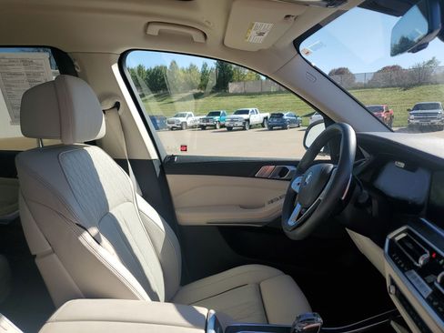 Used 2022 BMW X7 xDrive40i w/ Premium Package image 35