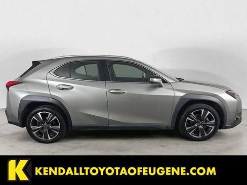 Used 2019 Lexus UX 200 FWD image 4