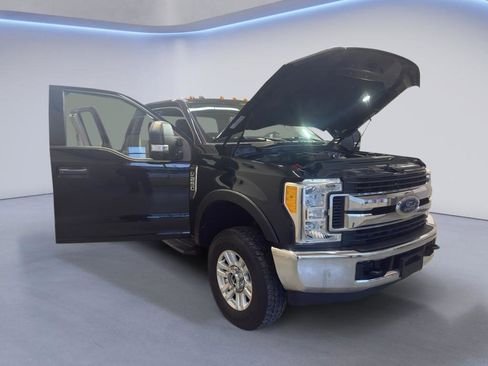Used 2017 Ford F250 XLT w/ FX4 Off-Road Package image 8