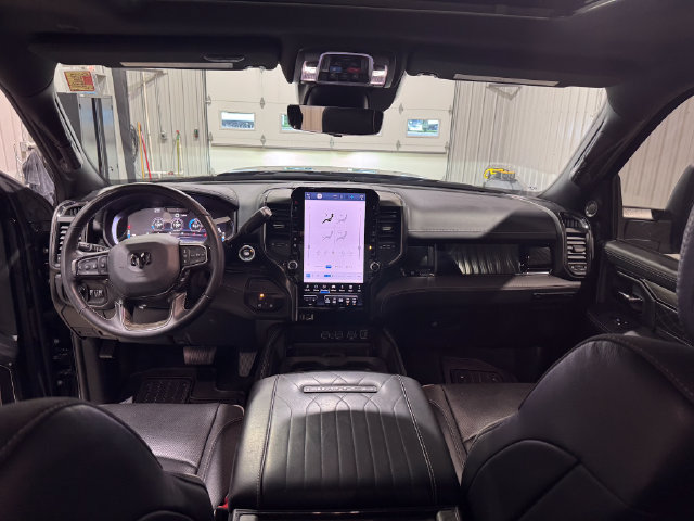 Used 2025 RAM 2500 Limited AWD/4WD image 19