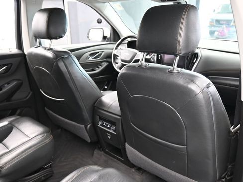Used 2018 Chevrolet Traverse LT image 43