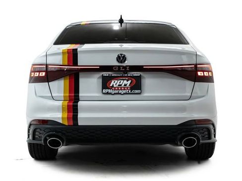 Used 2025 Volkswagen Jetta GLI Autobahn image 3