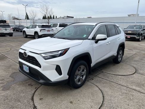 Used 2024 Toyota RAV4 XLE image 4