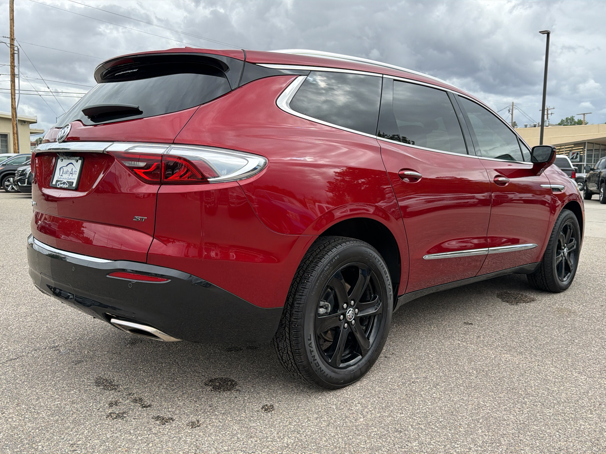 Used 2024 Buick Enclave Essence w/ Sport Touring Edition AWD/4WD image 7