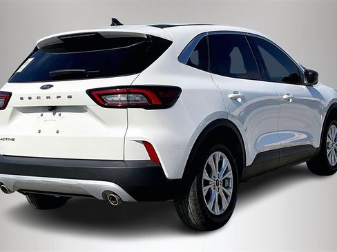 Used 2023 Ford Escape Active image 5