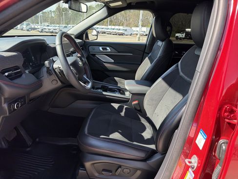 Used 2025 Ford Explorer ST image 16