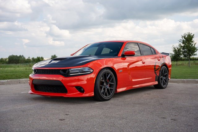 Used 2017 Dodge Charger R/T Scat Pack w/ Beats Audio Group RWD image 3