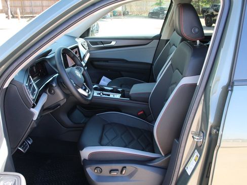 New 2026 Volkswagen Atlas Peak Edition AWD/4WD image 10