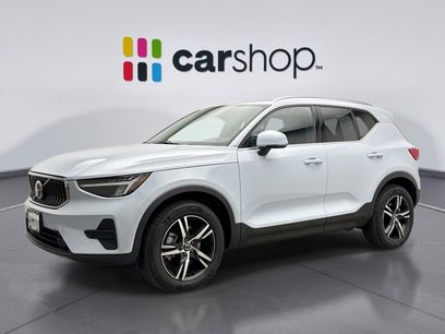 Used 2025 Volvo XC40 B5 Core