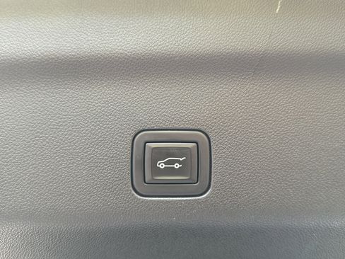 Used 2022 Chevrolet Tahoe LT w/ LT Signature Plus Package RWD image 56