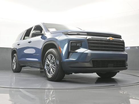 Used 2024 Chevrolet Traverse LS FWD image 73
