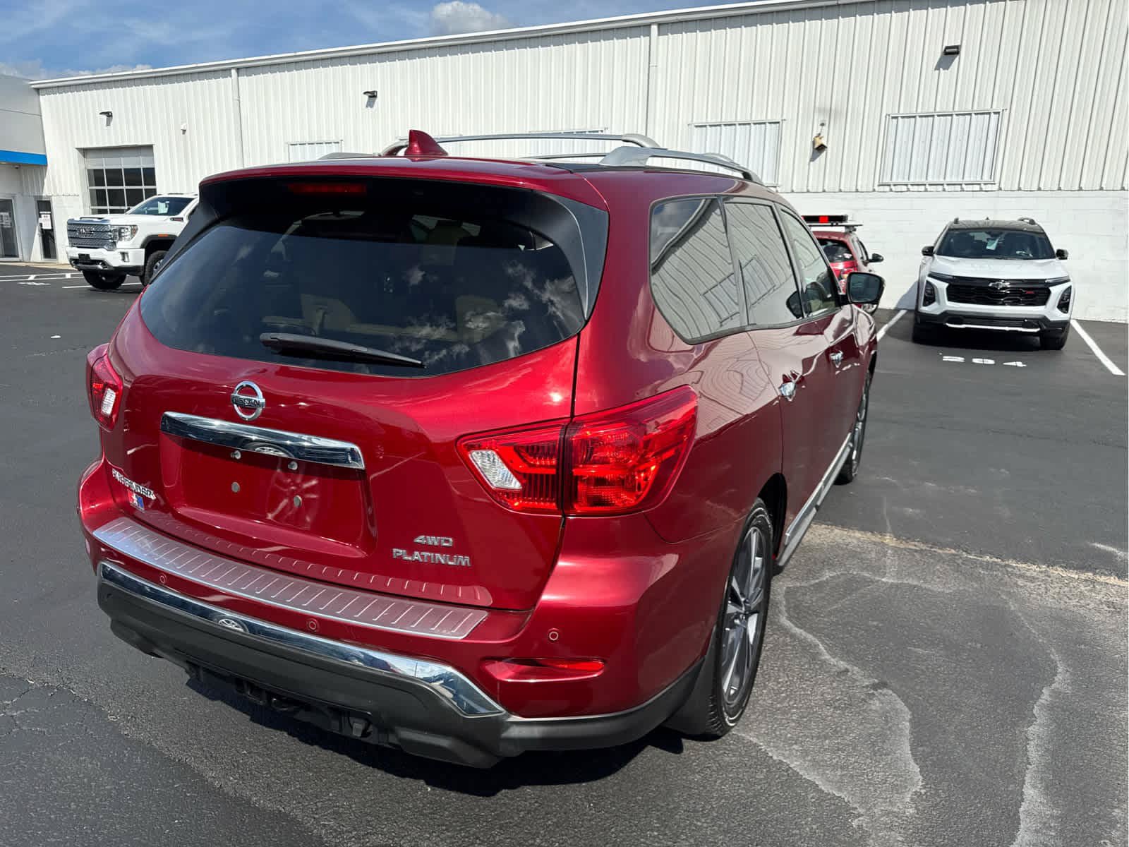Used 2019 Nissan Pathfinder Platinum AWD/4WD image 19