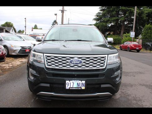 Used 2016 Ford Explorer Platinum AWD/4WD image 2