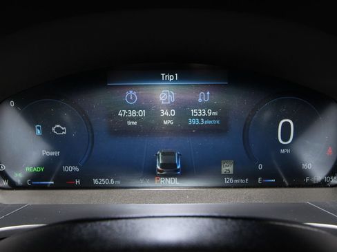 Used 2025 Ford Escape Platinum w/ Premium Technology Package AWD/4WD image 11