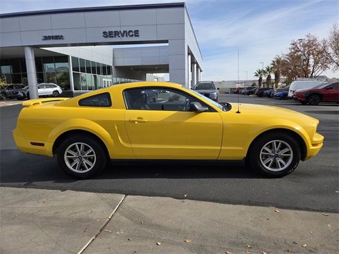 Used 2006 Ford Mustang Coupe image 3