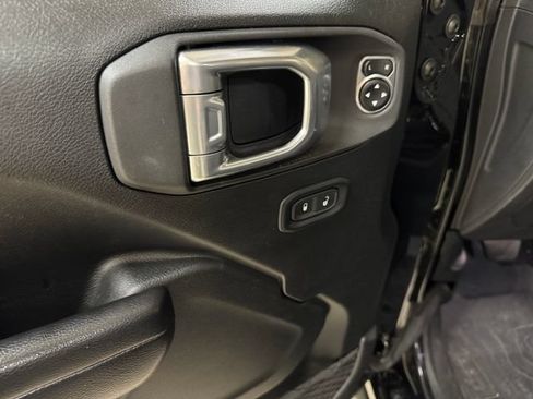 Used 2021 Jeep Gladiator Mojave AWD/4WD image 7