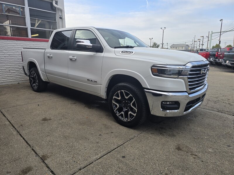 Used 2026 RAM 1500 Laramie AWD/4WD image 3