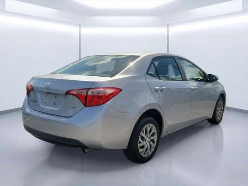 Used 2019 Toyota Corolla LE FWD image 4