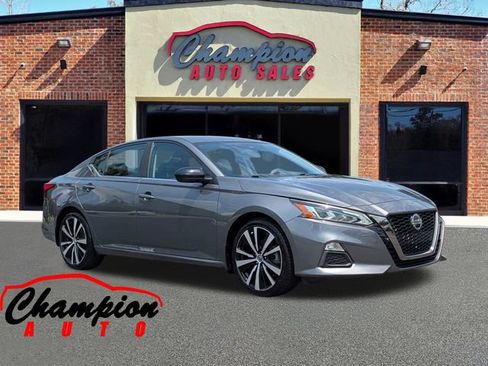 Used 2020 Nissan Altima 2.5 SR FWD image 1