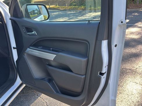 Certified 2022 Chevrolet Colorado LT w/ LT Convenience Package image 12