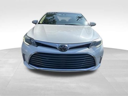 Used 2018 Toyota Avalon Limited FWD image 10
