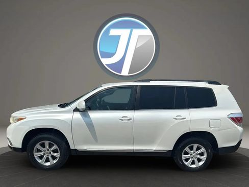 Used 2012 Toyota Highlander SE w/ Tow Pkg FWD image 15