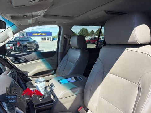 Used 2019 GMC Yukon XL SLT w/ Open Road Package AWD/4WD image 2
