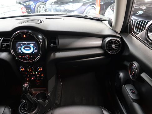 Used 2018 MINI Cooper 2-Door Hardtop FWD image 15