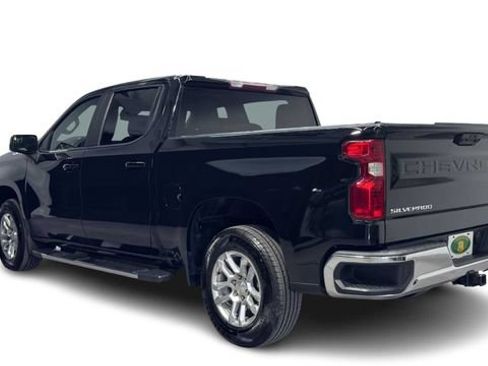 Used 2022 Chevrolet Silverado 1500 LT RWD image 4