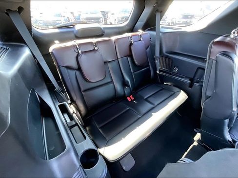 Certified 2020 Ford Explorer Platinum w/ Premium Technology Package image 26