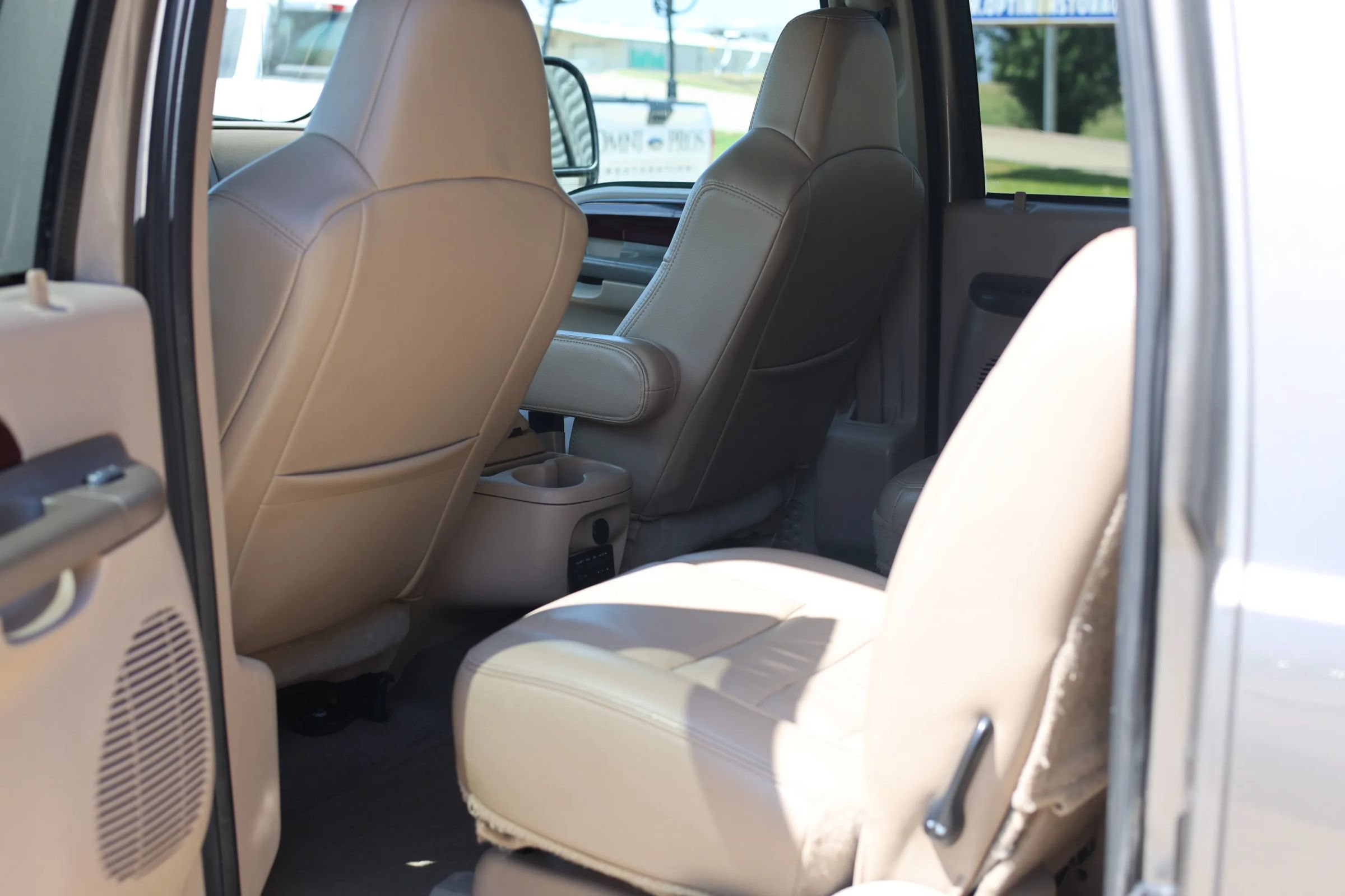 Used 2004 Ford Excursion Limited AWD/4WD image 19