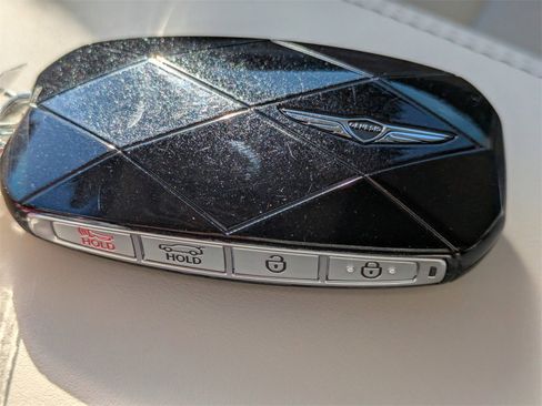 New 2026 Genesis GV70 2.5T Select image 32