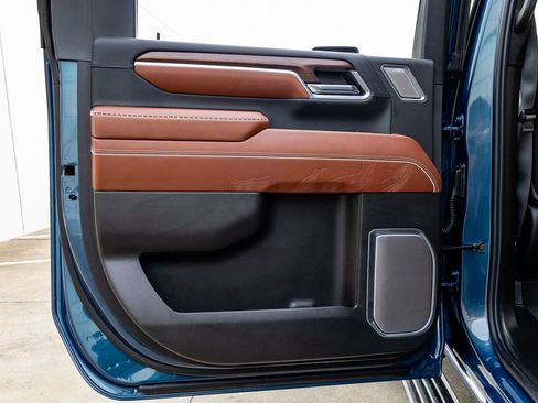 Used 2026 GMC Sierra 3500 Denali Ultimate image 38