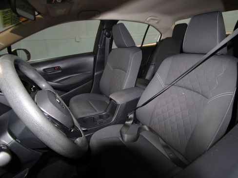 Used 2023 Toyota Corolla LE image 4