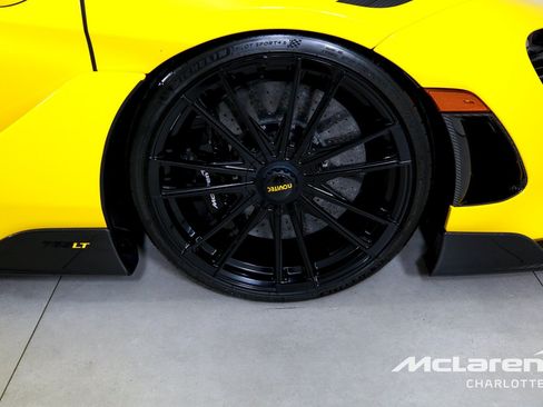 Used 2022 McLaren 765LT RWD image 27