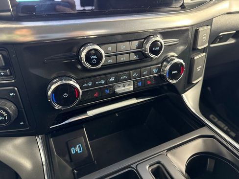 Used 2022 Ford F150 Lariat w/ Max Trailer Tow Package image 21